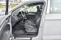 2026款奥迪Q5L 45周年典藏版 40 TFSI 时尚动感型