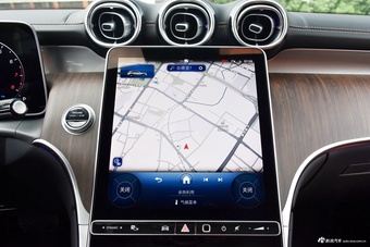 2025款奔驰GLC改款 300 L 4MATIC 动感型 7座