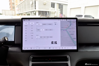 2024款极石01 尊享6座长续航版