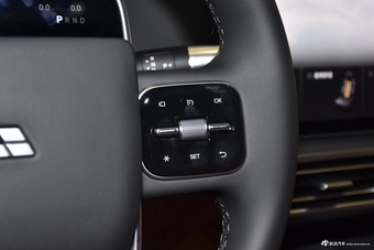 2024款理想L8 Ultra