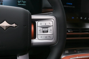 2025款方程豹钛7 四驱基本型