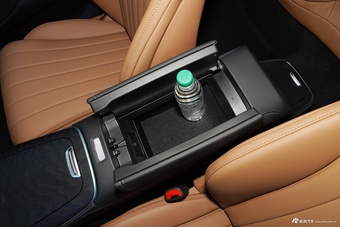 2026款奔驰E级 260 L 经典型