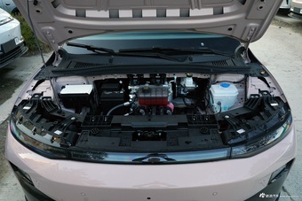 2025款零跑B01 550悦享版图片