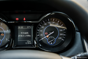 2018款域虎5 2.4T经典版柴油四驱豪华型长轴