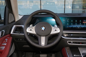 2026款宝马X5 xDrive 30Li 尊享型 M运动曜夜套装