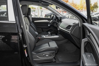 2024款奥迪Q5L 40 TFSI 时尚动感型