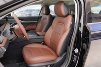 2024款林肯Z 2.0T 混动 两驱尊尚版