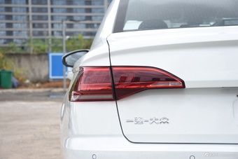 2025款宝来 300TSI 双离合尊行版