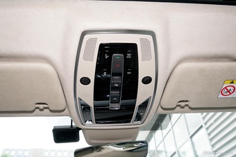 2024款奥迪A8L Horch创始人版 55TFSI