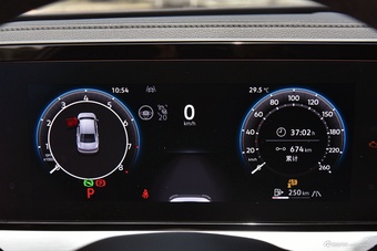 2025款帕萨特 Pro 380TSI 龙尊版