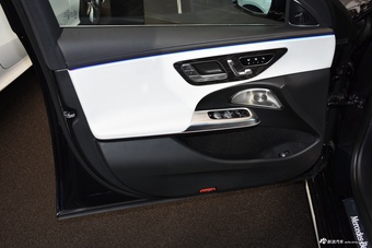 2024款奔驰E级 E 300 L 豪华型