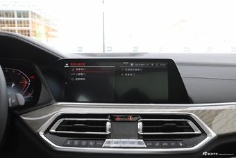 2022款宝马X5 xDrive 40Li 尊享型M运动套装