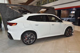 2026款宝马X2（进口） M35i