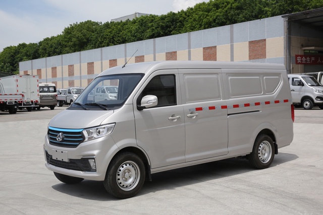 跨越星V7 EV图片