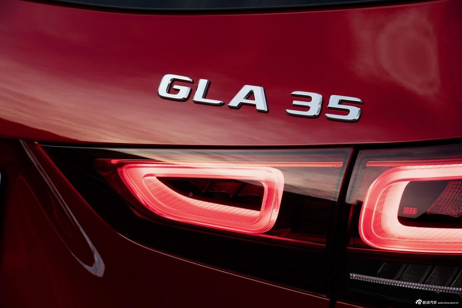有颜值还有料，内外兼修的奔驰AMG GLA最高直降3.71万啦！