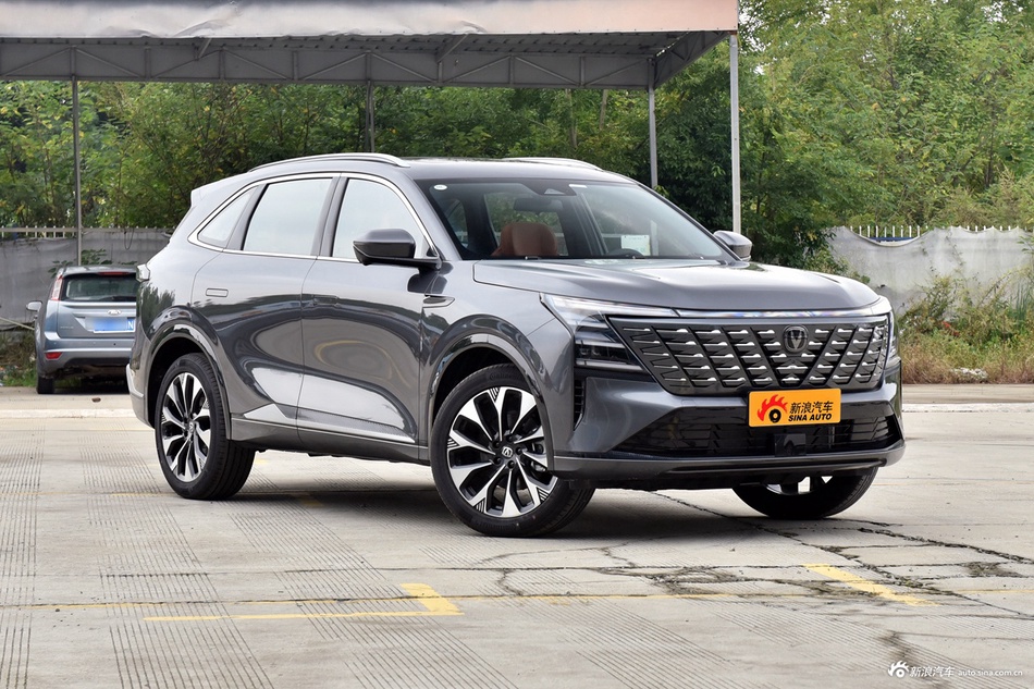 有颜值还有料，内外兼修的长安汽车长安CS75 PLUS最高直降1.97万啦！