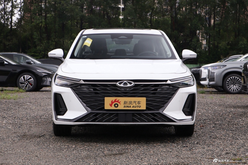 上班族喜欢，外观时尚性能表现好，奇瑞艾瑞泽8全国7.92万起