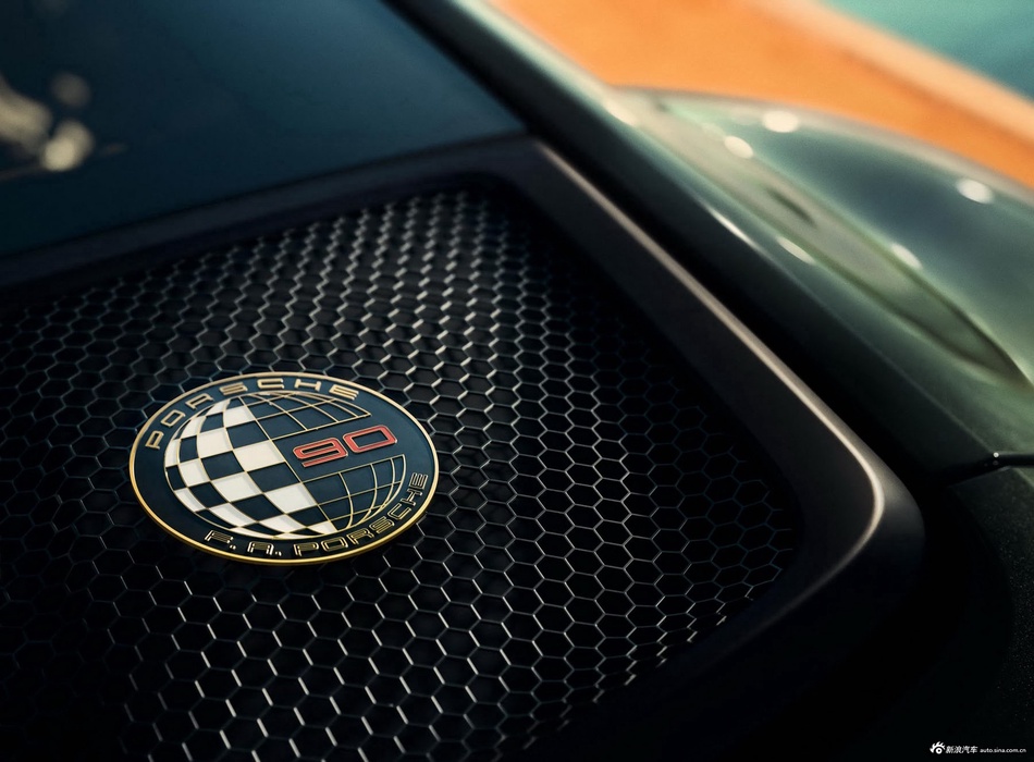 全系价格低至130.17万起，最大折扣8.9折，保时捷911问你敢答应吗？