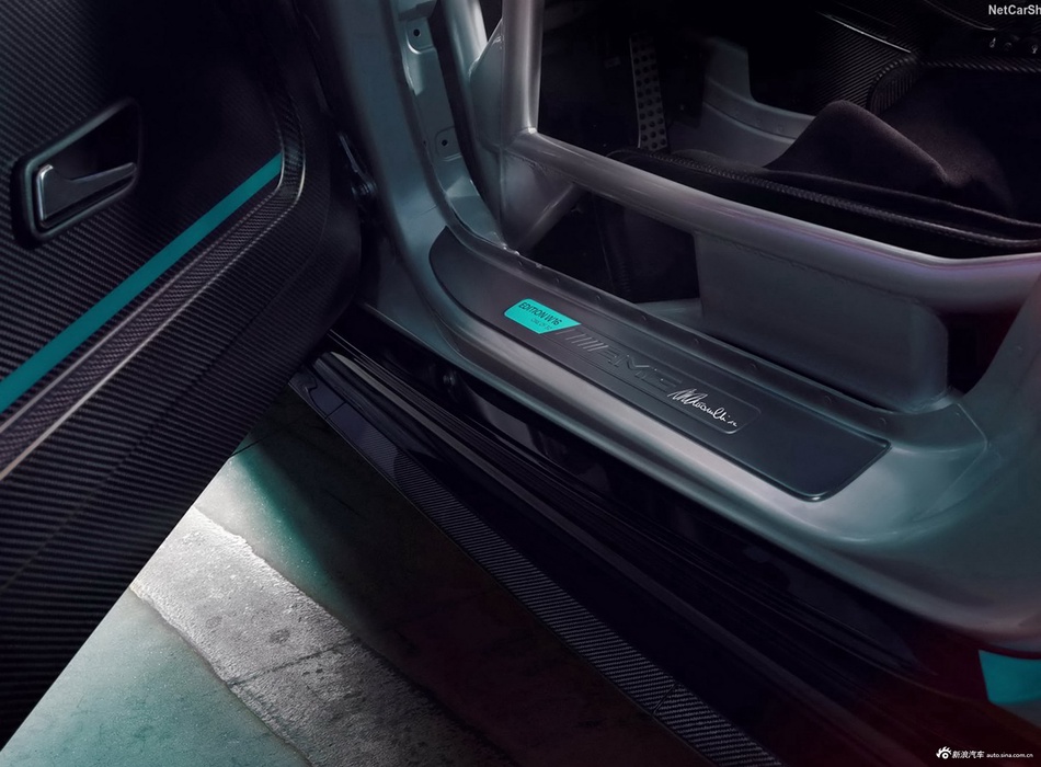 全系价格低至188.15万起，最大折扣9.8折，奔驰AMG GT问你敢答应吗？